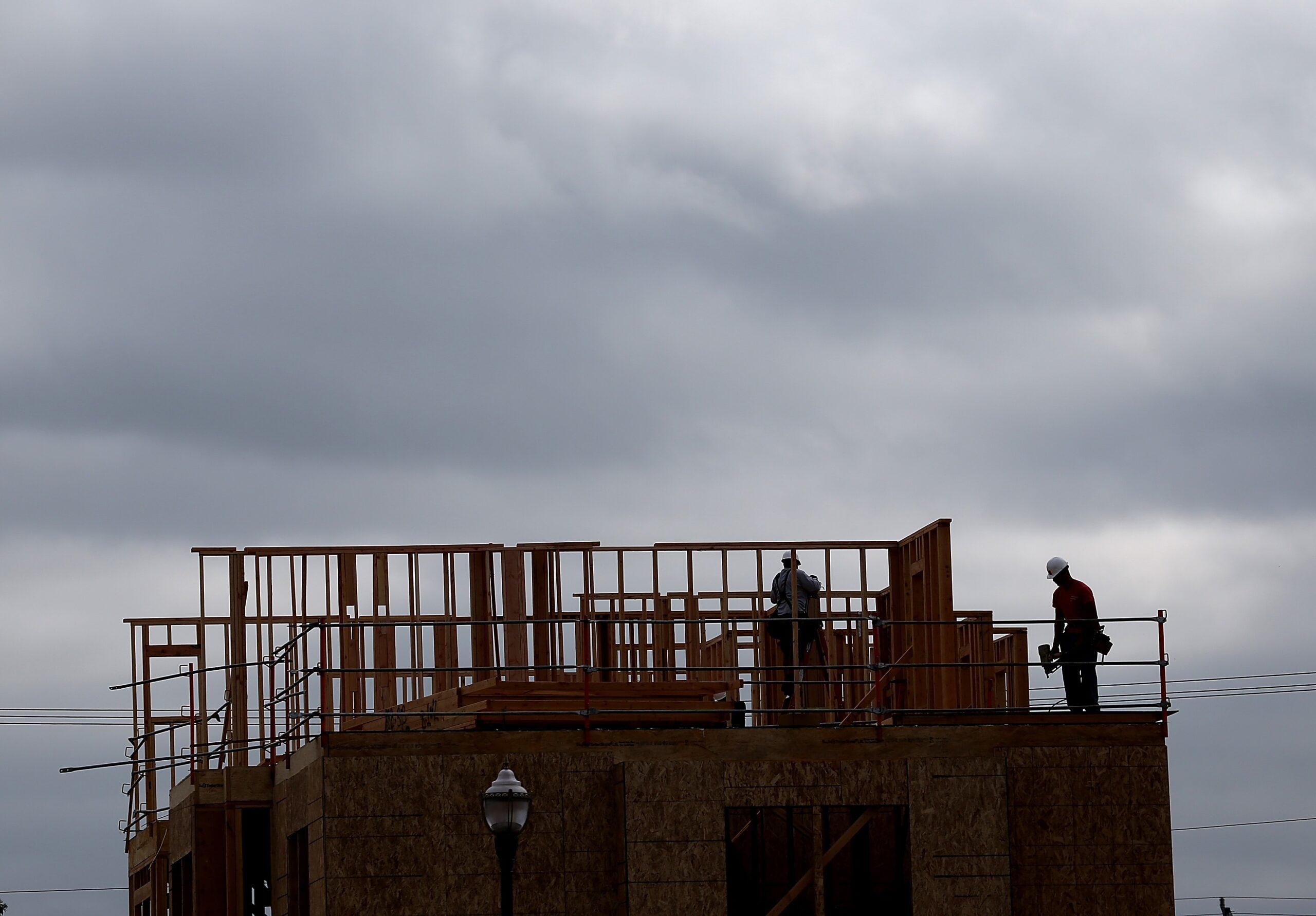 Trump signs housing orders to boost construction and expand home loans